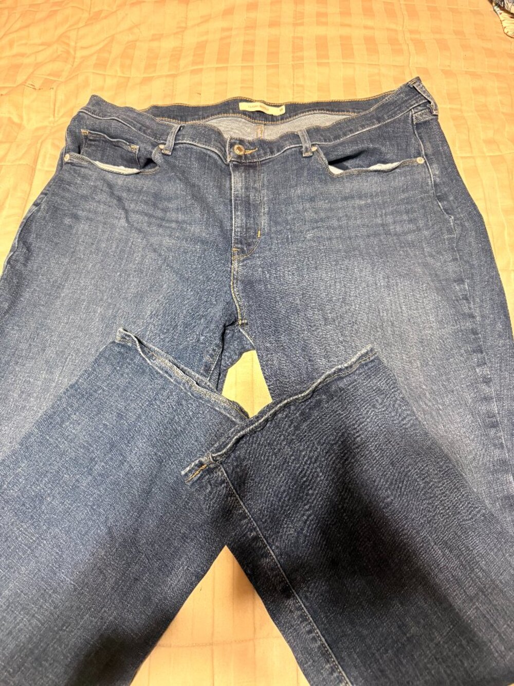 Levi's Women's Classic Bootcut Jeans (KC Stock #141)